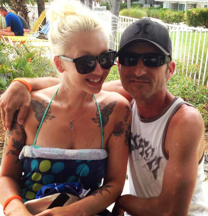 I hate most of my body, but my arms never fail me in the skinny realm. 